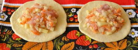 курники с курицей и картошкой на дрожжевом тесте. Шаг 21