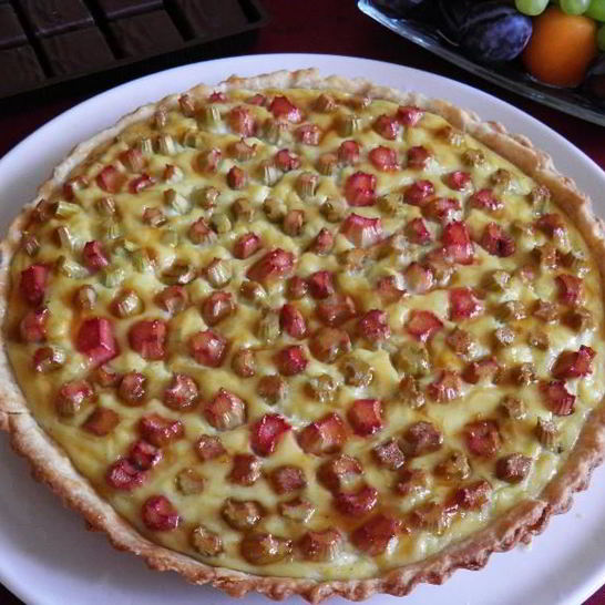 Рецепт открытого пирога с ревенем