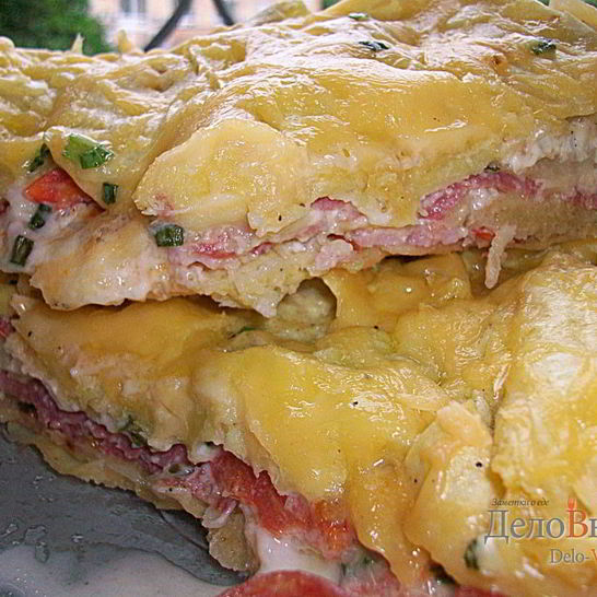 Рецепт пирога из лаваша, помидор, колбасы, буженины, сыра и зелени