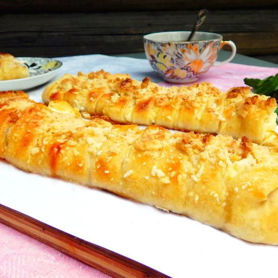 Рецепт пирога из слоеного теста с творогом