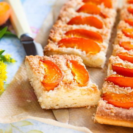 Рецепт пирога с абрикосом и кокосовой стружкой