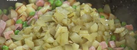 пирог с горячим оливье. Шаг 2