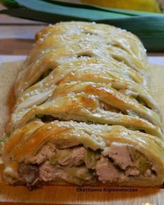 Пирог с курицей и луком порей