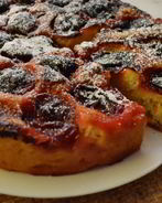 Пирог со сливами