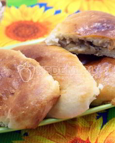 Пироги с капустой и грибами Лапти