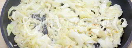 пироги с капустой и грибами лапти. Шаг 7