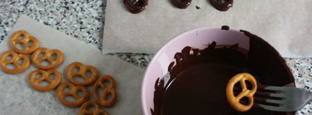 шоколадный пирог с мини-бретцелями. Шаг 12