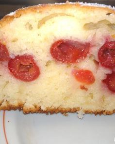 Сметанный пирог с вишнями