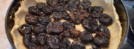 творожно-карамельный пирог с черносливом. Шаг 8