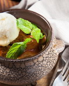 Яблочный пирог в горшочке