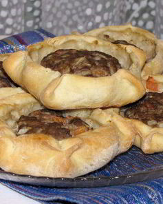 Арабские открытые пирожки с мясом