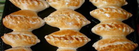 дрожжевые пирожки с творогом и клубникой. Шаг 12