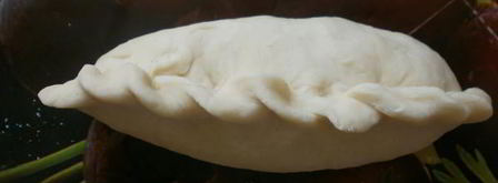 дрожжевые пирожки с творогом и клубникой. Шаг 10