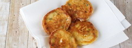 ленивые пирожки с яйцом и зеленым луком. Шаг 13