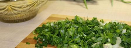 пирожки на кефире с зеленым луком и яйцом. Шаг 12