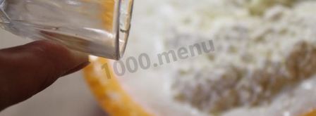 пирожки на кефире с зеленым луком и яйцом. Шаг 6