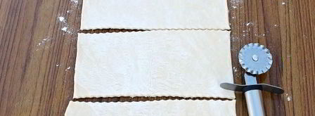 пирожки с грибами из слоеного теста. Шаг 9