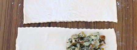 пирожки с грибами из слоеного теста. Шаг 10