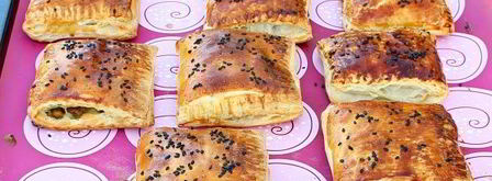 пирожки с грибами из слоеного теста. Шаг 14