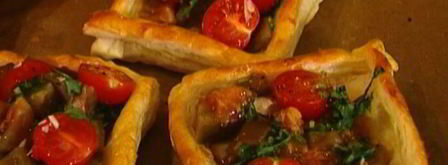 пирожки с козьим сыром, помидорами и базиликом. Шаг 10