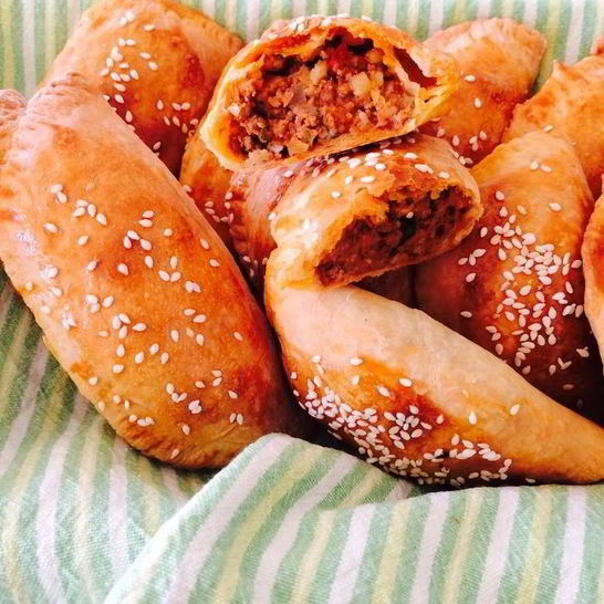 Рецепт пирожков с мясом, булгуром и сулугуни