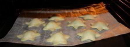 пирожки с рыбой из слоеного теста. Шаг 9