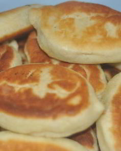 Пирожки с ветчинной, сыром и зеленью