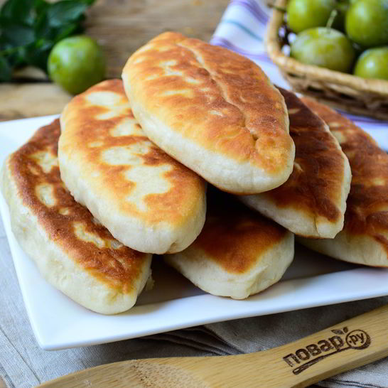 Рецепт пирожков со сливой на сковороде