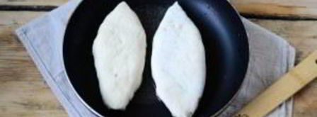 пирожки со сливой на сковороде. Шаг 8