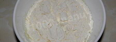 сдобные дрожжевые пирожки с яйцом и луком. Шаг 4