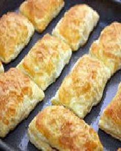 Слоеные пирожки с творогом и ветчиной