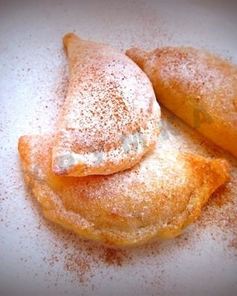 Творожные пирожки в духовке с яблоком и корицей