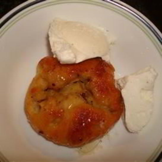 Рецепт яблочных пирожков в сливочно-ванильном соусе