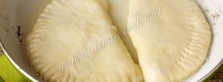 жареные пирожки с курицей, луком и морковью. Шаг 7