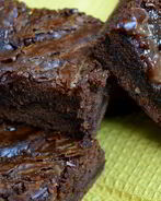 Брауни с соленой карамелью