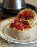 Овсяные пирожные с малиной