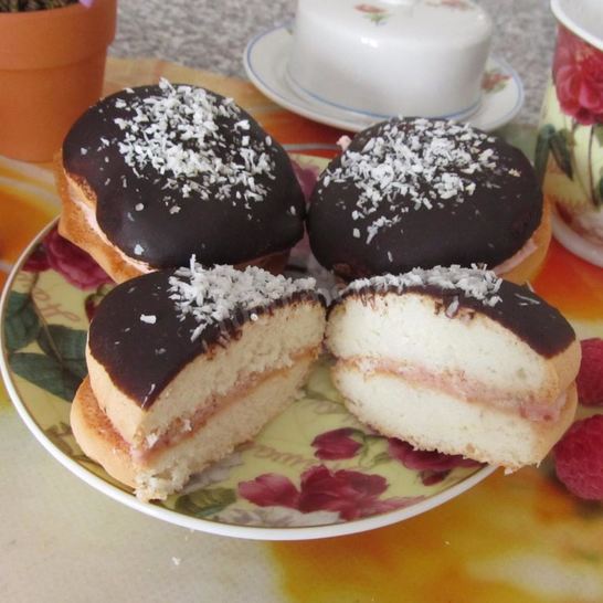 Рецепт пирожного буше глазированные с малиново-ореховым кремом