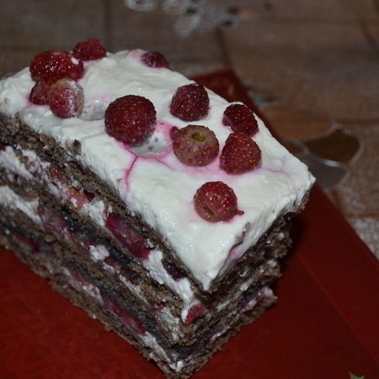 Рецепт шоколадна-творожного пирожного с ягодами