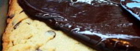 шоколадные пирожные с арахисовым маслом и орехами пекан. Шаг 3