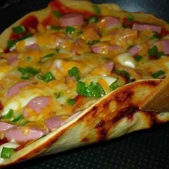 Рецепт домашней пиццы минутка на сковороде