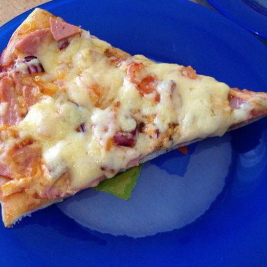 Рецепт дрожжевой пиццы с помидорами и курицей