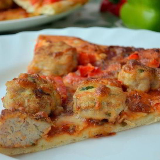 Рецепт итальянской пиццы с острыми куриными фрикадельками