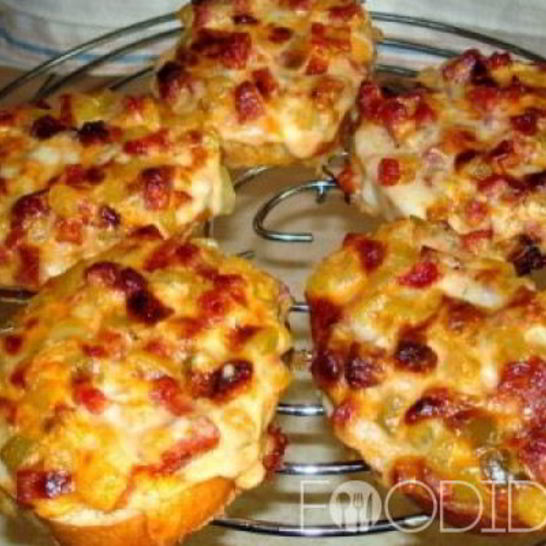 Рецепт мини-пиццы из булочек