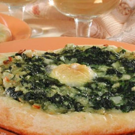 Рецепт мини-пиццы с перепелиными яйцами