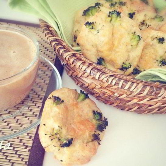 Рецепт мини-пицц на заварном тесте с пармезаном и брокколи