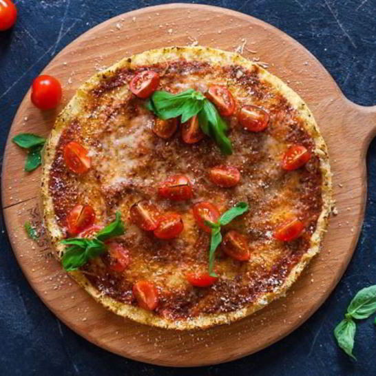 Рецепт пиццы из цветной капусты с томатами и моцареллой