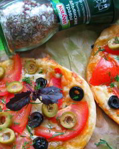 Пицца на слоеном тесте на пикничок