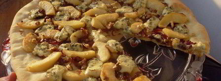 пицца с карамелизированным луком и яблоками. Шаг 9