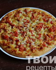 Пицца с колбасой