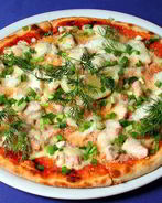 Пицца с сельдью и яйцами